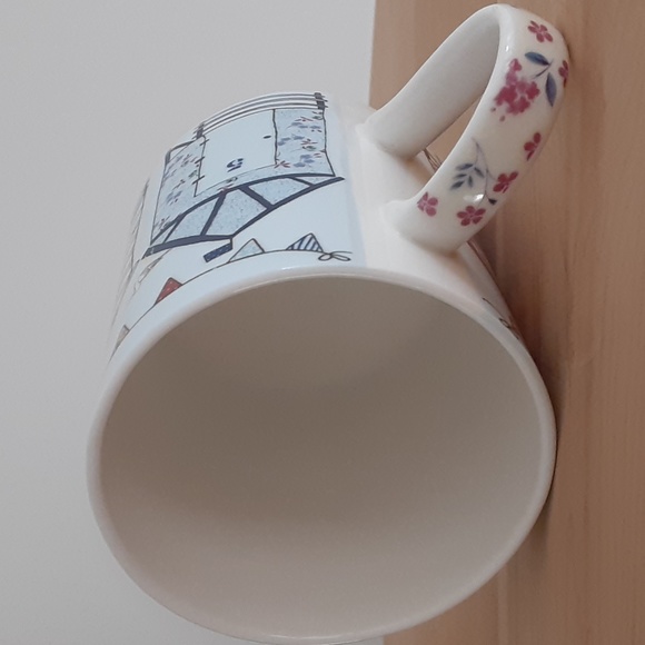 Queens by Churchill Gone to the Beach Fine Bone China Tea Coffee Cup 8 oz - Picture 5 of 10